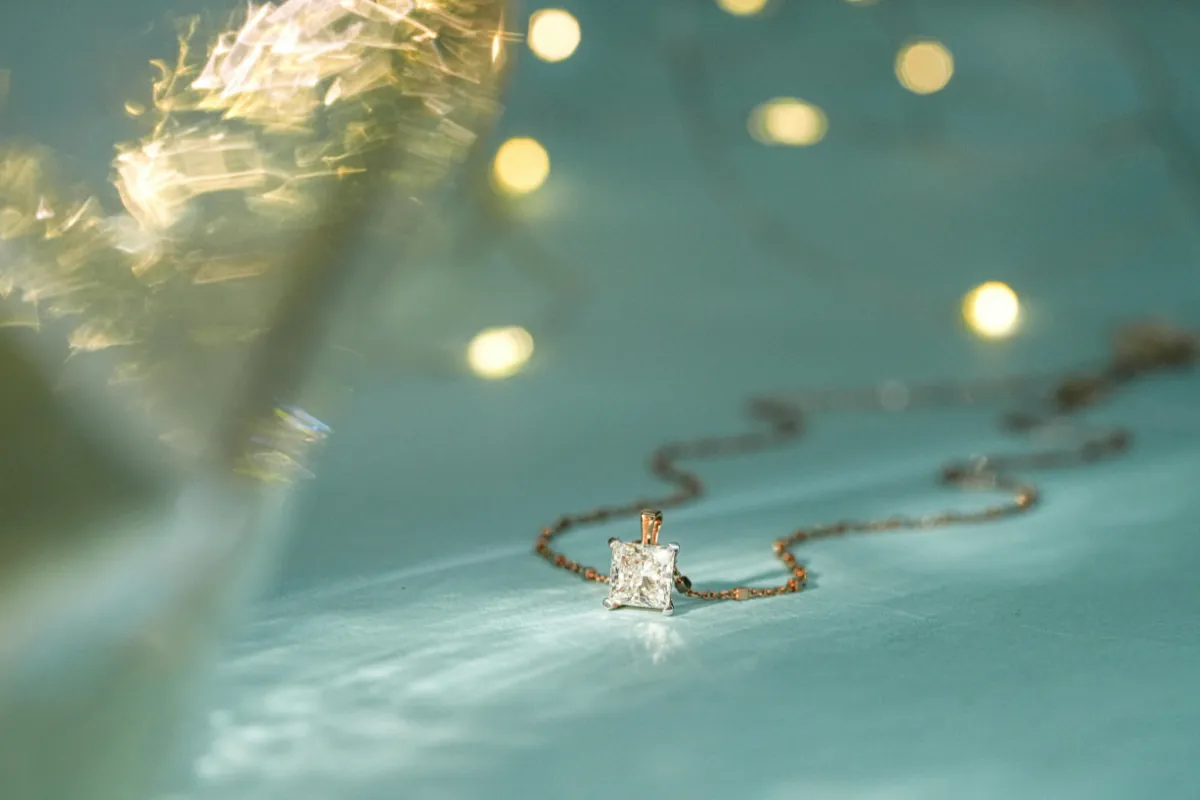 offrir-un-pendentif-diamant-a-quelle-occasion